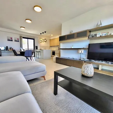 Loft Siam, Ac, Bbq, Wifi, Sea Views Адехе